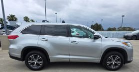 2017 Toyota Highlander - Image 7