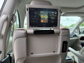 2019 Chrysler Pacifica - Image 15