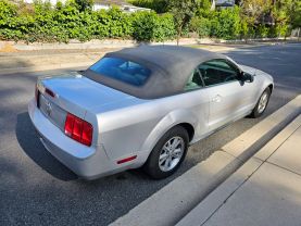 2005 FORD MUSTANG DELUXE CONVERTIBLE 2D