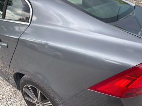2018 VOLVO S60 SEDAN 4-CYL, DRIVE-E, TURBO, 2.0 LITER T5 INSCRIPTION SEDAN 4D at T&T Repairables - used car dealership in Spencer, Indiana.