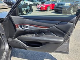 2017 INFINITI Q70