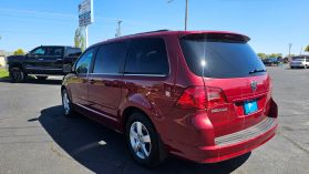 2011 VOLKSWAGEN ROUTAN PASSENGER V6, 3.6 LITER SEL MINIVAN 4D