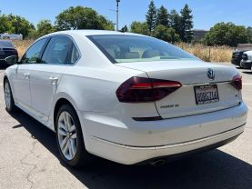 2017 VOLKSWAGEN PASSAT
