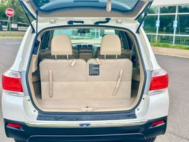 2011 TOYOTA HIGHLANDER SUV V6, 3.5 LITER SPORT UTILITY 4D