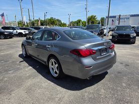 2017 INFINITI Q70