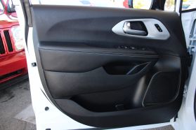 2024 Chrysler Pacifica - Image 19
