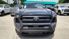 2025 Toyota Tacoma Double Cab - Image 2