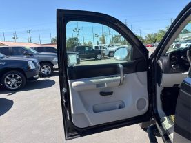 2009 CHEVROLET SILVERADO 1500 CREW CAB PICKUP V8, FLEX FUEL, 5.3 LITER XFE PICKUP 4D 5 3/4 FT