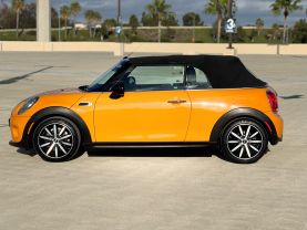 2017 MINI CONVERTIBLE CONVERTIBLE 3-CYL, TURBO, 1.5 LITER COOPER CONVERTIBLE 2D