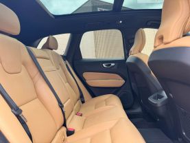2020 VOLVO XC60 SUV 4-CYL, DRIVE-E, TURBO, 2.0 LITER T5 MOMENTUM SPORT UTILITY 4D