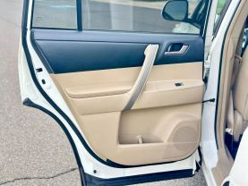 2011 TOYOTA HIGHLANDER SUV V6, 3.5 LITER SPORT UTILITY 4D