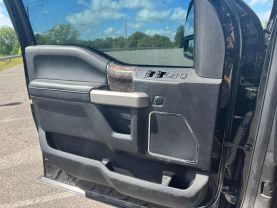 2018 FORD F350 SUPER DUTY CREW CAB PICKUP V8, TURBO DIESEL, 6.7L LARIAT PICKUP 4D 6 3/4 FT