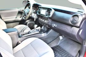 2019 TOYOTA TACOMA DOUBLE CAB PICKUP V6, 3.5 LITER SR5 PICKUP 4D 5 FT