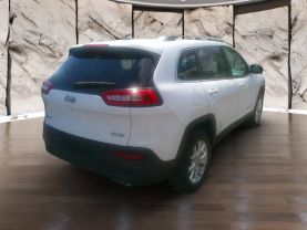 2016 JEEP CHEROKEE SUV V6, 3.2 LITER LATITUDE SPORT UTILITY 4D