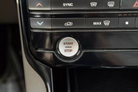 2018 JAGUAR XE SEDAN 4-CYL, TURBO, 2.0 LITER XE 25T PREMIUM SEDAN 4D