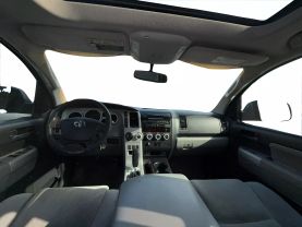 2008 TOYOTA SEQUOIA SUV V8, 5.7 LITER SR5 SPORT UTILITY 4D
