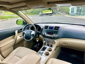 2011 TOYOTA HIGHLANDER SUV V6, 3.5 LITER SPORT UTILITY 4D