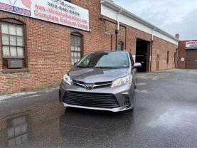 2018 TOYOTA SIENNA VAN V6, 3.5 LITER LE MINIVAN 4D