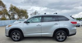 2017 Toyota Highlander - Image 8
