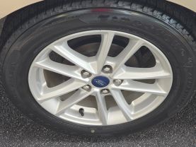 2017 Ford Focusse Sedan 4d - Image 32