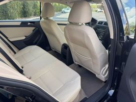 2012 VOLKSWAGEN JETTA - 5-CYL, PZEV, 2.5 LITER 2.5L SE SEDAN 4D