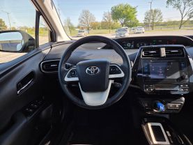 2017 Toyota Prius - Image 17