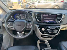 2022 CHRYSLER PACIFICA VAN V6, 3.6 LITER TOURING L VAN 4D