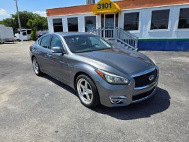 2017 INFINITI Q70
