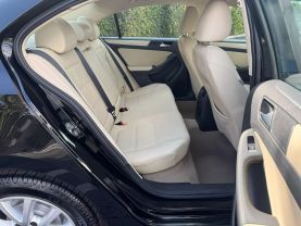 2012 VOLKSWAGEN JETTA - 5-CYL, PZEV, 2.5 LITER 2.5L SE SEDAN 4D
