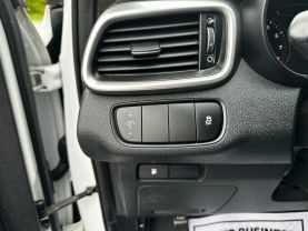 2017 KIA SORENTO SUV 4-CYL, GDI, 2.4 LITER LX SPORT UTILITY 4D