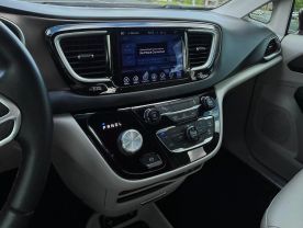 2017 CHRYSLER PACIFICA PASSENGER V6, 3.6 LITER TOURING-L MINIVAN 4D