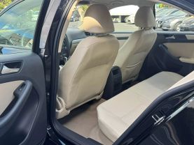 2012 VOLKSWAGEN JETTA - 5-CYL, PZEV, 2.5 LITER 2.5L SE SEDAN 4D