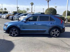 -2023 Kia Niro Plug-in Hybrid - Image 7