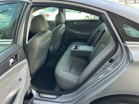 2015 HYUNDAI SONATA SEDAN 4-CYL, HYBRID, 2.4 LITER HYBRID LIMITED SEDAN 4D