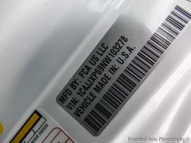 -2022 Jeep Wrangler Unlimited 4xe - Image 22