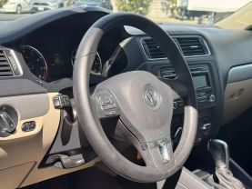 2012 VOLKSWAGEN JETTA - 5-CYL, PZEV, 2.5 LITER 2.5L SE SEDAN 4D