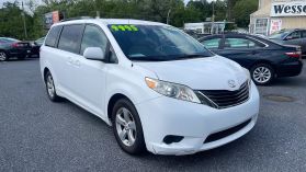 2011 Toyota Sienna Le Minivan 4d - Image 6