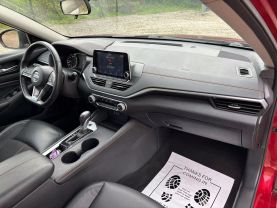 2022 NISSAN ALTIMA SEDAN 4-CYL, 2.5 LITER 2.5 SR SEDAN 4D at T&T Repairables - used car dealership in Spencer, Indiana.