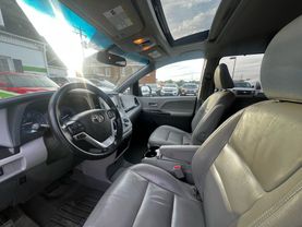 2015 TOYOTA SIENNA VAN V6, 3.5 LITER XLE MINIVAN 4D