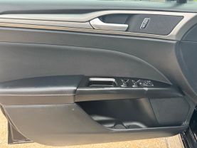 2017 FORD FUSION SEDAN 4-CYL, 2.5 LITER SE SEDAN 4D