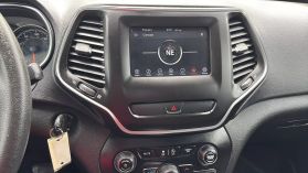 2019 Jeep Cherokee - Image 38