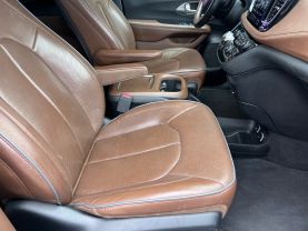 2019 CHRYSLER PACIFICA VAN V6, 3.6 LITER LIMITED MINIVAN 4D