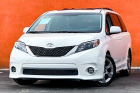 2012 TOYOTA SIENNA VAN - AUTOMATIC - Gentle Carmen Auto