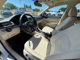 2017 VOLKSWAGEN PASSAT