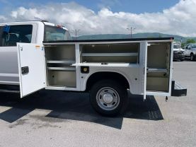 2020 FORD F250 SUPER DUTY CREW CAB 8FT KNAPHEIDE SERVICE BED TRUCK SERVICE/UTILITY TRUCKS V8, FLEX FUEL, 6.2 LITER XL PICKUP 4D 8 FT - Eddies Auto Sales