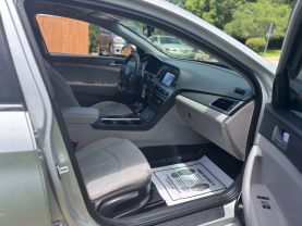 2016 Hyundai Sonata - Image 12