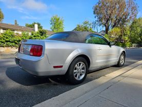 2005 FORD MUSTANG DELUXE CONVERTIBLE 2D