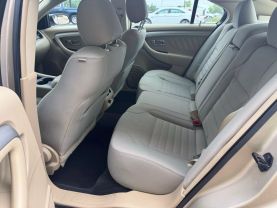 2017 FORD TAURUS SEDAN V6, 3.5 LITER SE SEDAN 4D