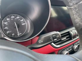 2018 Alfa Romeo Giulia - Image 12