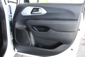 2024 Chrysler Pacifica - Image 23